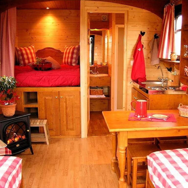 Gite Hotel Chambre D' Hotes Et Roulottes Et Du Ternois Saint-Pol-sur-Ternoise Rum bild